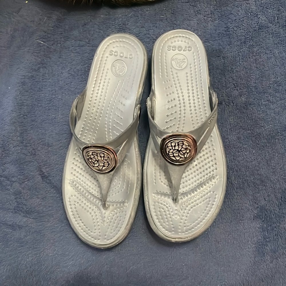 Black Croc flip flops size 8 light wear